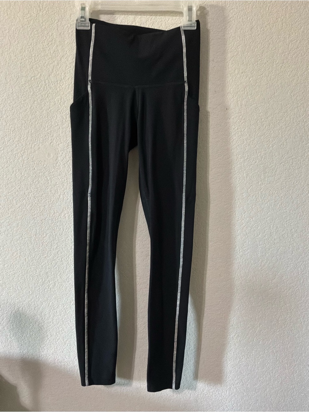 TNA Black High-Waist Leggings with Contrasting Side Stitching
